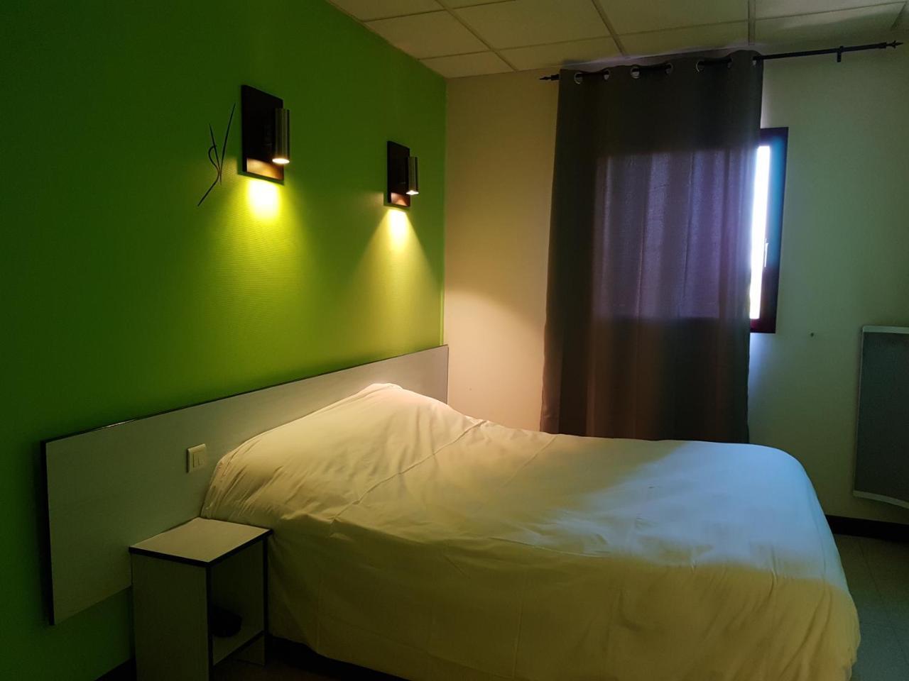 Hotel Le Saint Vincent Lyon Sud Vourles Exteriör bild